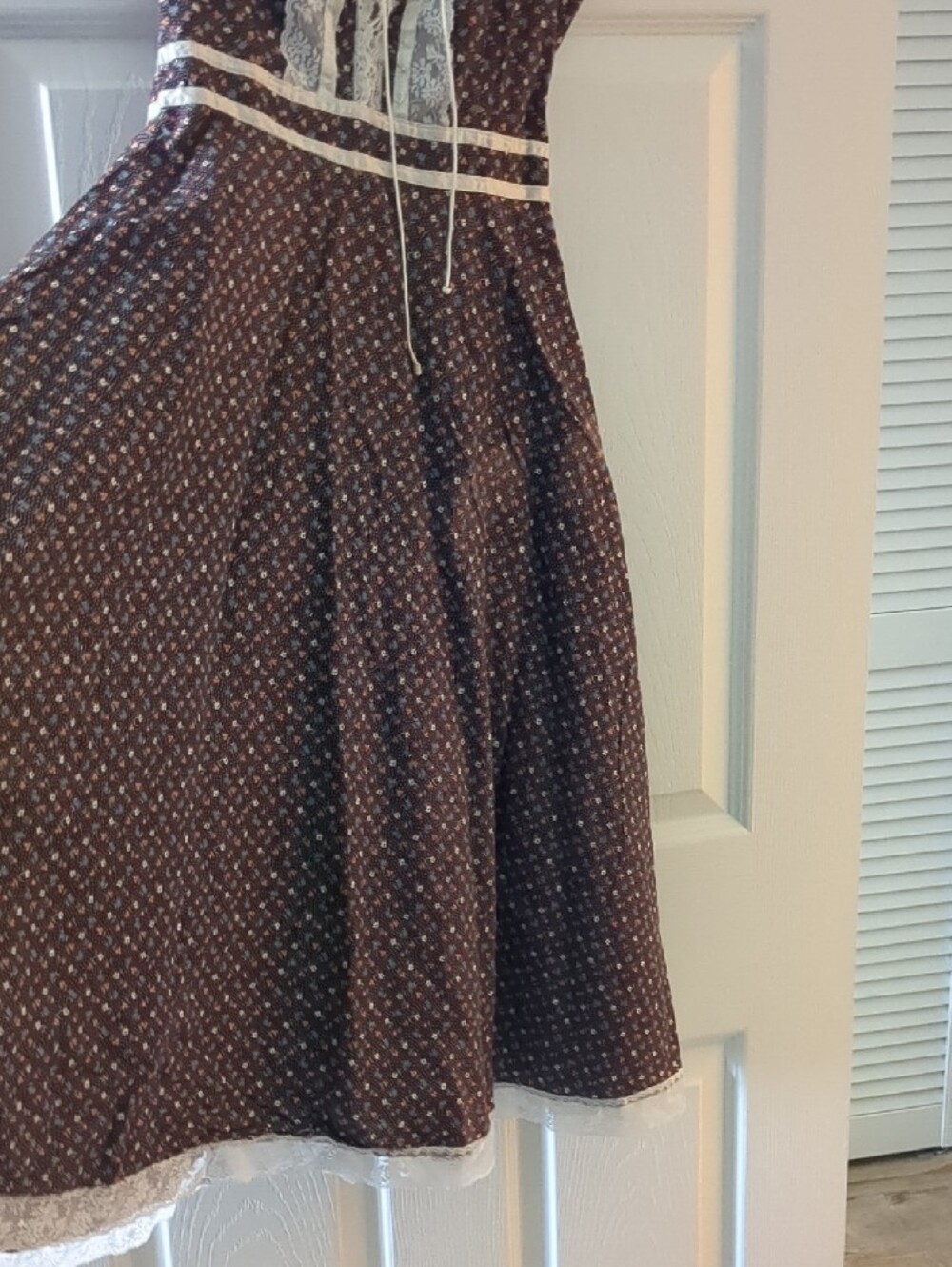 Vintage-Inspired Gunne Sax Style Brown Floral Lace-Trim Sundress - Picture 3 of 8